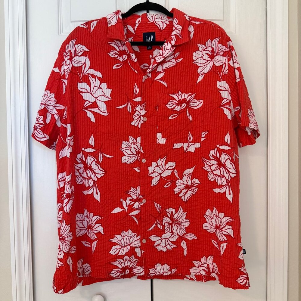 NWOT Gap Mens XL Red Cayenne Seersucker Floral Hawaiian Tropical Print Shirt
